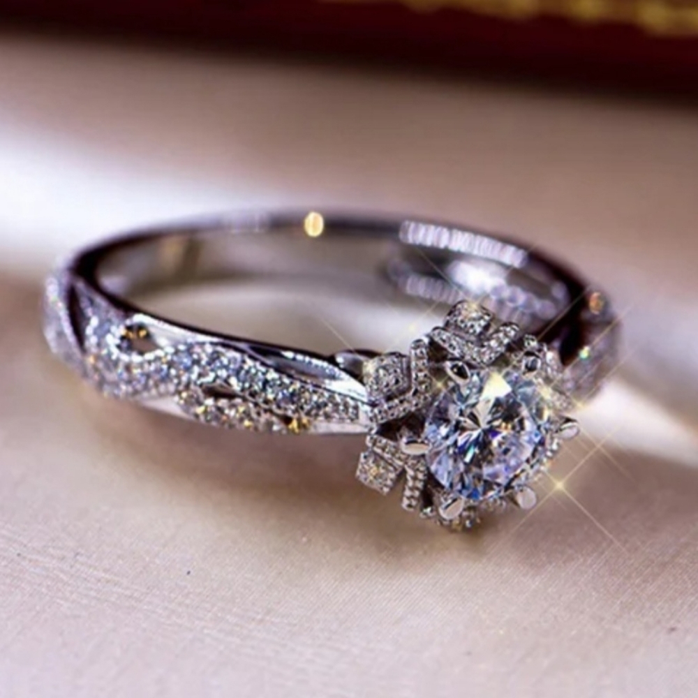 Ring - Picture 3 of 4